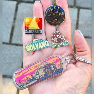 California Souvenir Pins and Keychain Set